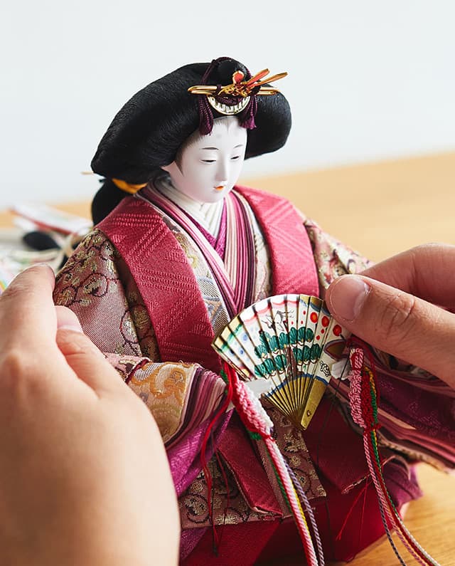 大切なお嬢様の幸せを願って飾る京都の雛人形